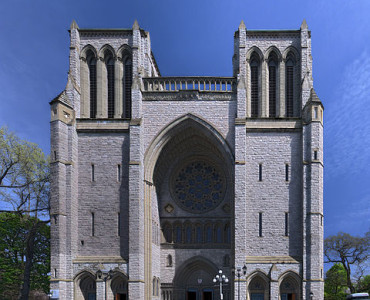 480px-Christ_Church_Cathedral_(Victoria)_-_pano_-_hdr (1)